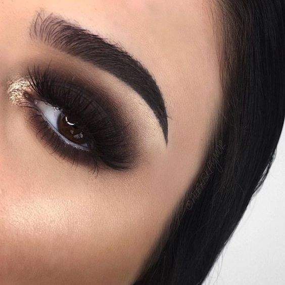 Best Black and Gold Eye Makeup Looks