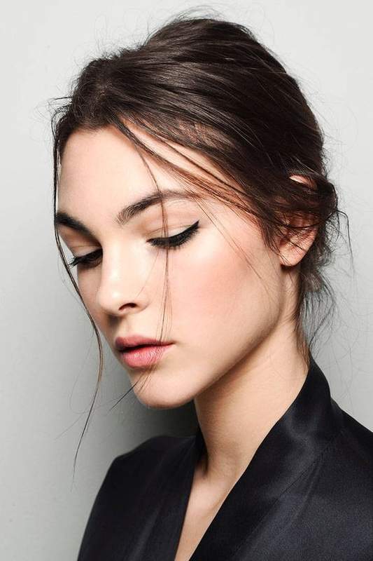 The Simplest Minimal Makeup Looks Ever