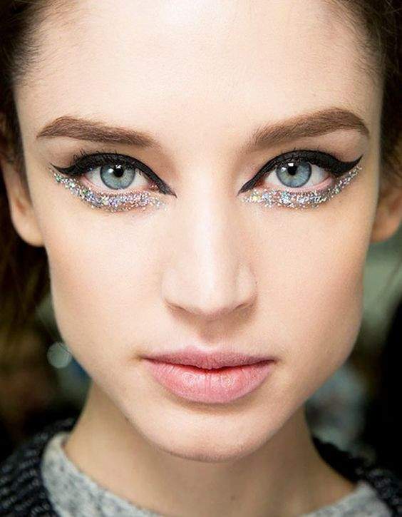 Silver Makeup Ideas for a Holyday Look