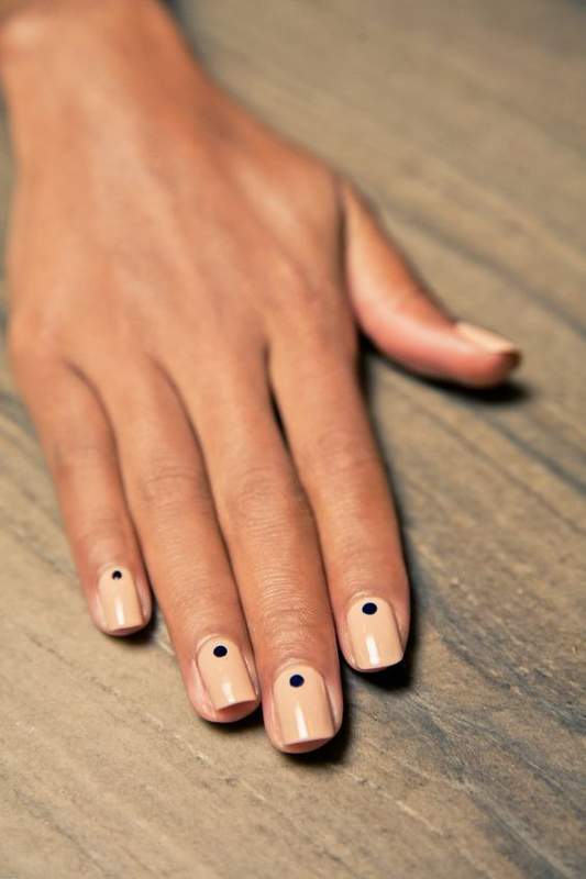 Minimal Nails: Dots