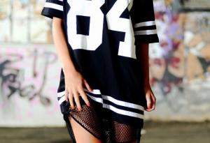 Oversized t-shirts and varsities. 20+ perfect look ideas