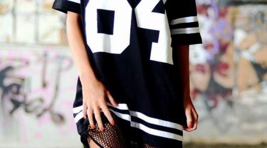 Oversized t-shirts and varsities. 20+ perfect look ideas