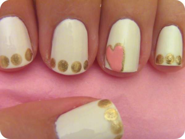 Girlish nail art in pastel shades