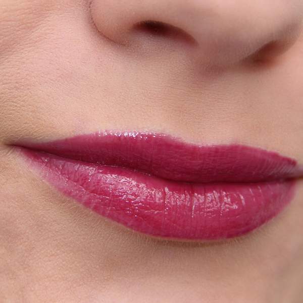 Блеск для губ Burberry Lip Glow #17 Bright Plum на карндаше