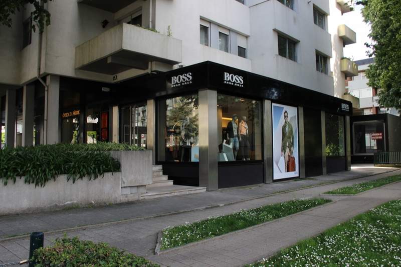 Магазин Hugo Boss на Avenida da Boavista.